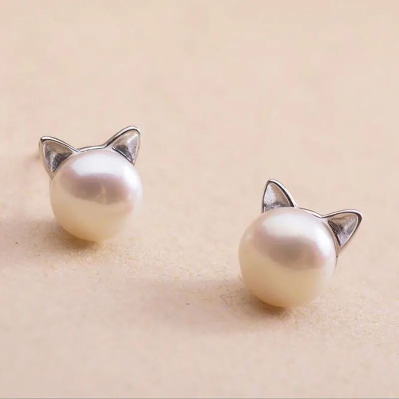 Beautiful Pearl Cat Necklace with Bonus Earrings + Ring - Image 4