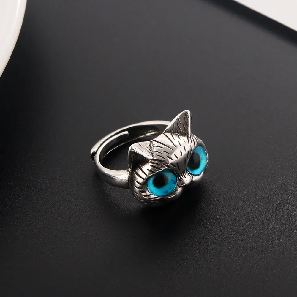 Blue-Eyed Cat Ring – Playful Vintage Silver Animal Ring for Cat Lovers - Image 3