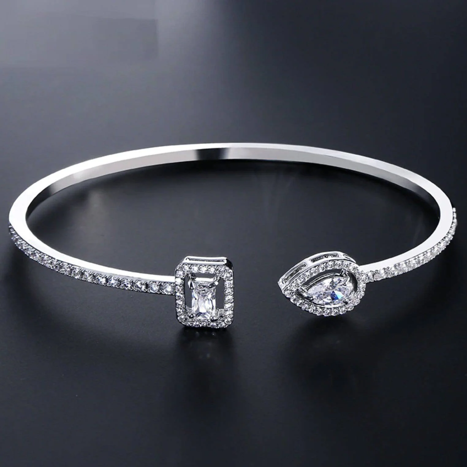 Cassandra Pearl Bracelet - Image 3