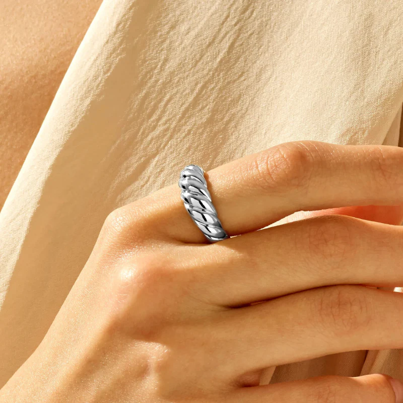Croissant Ring | White Gold - Image 4