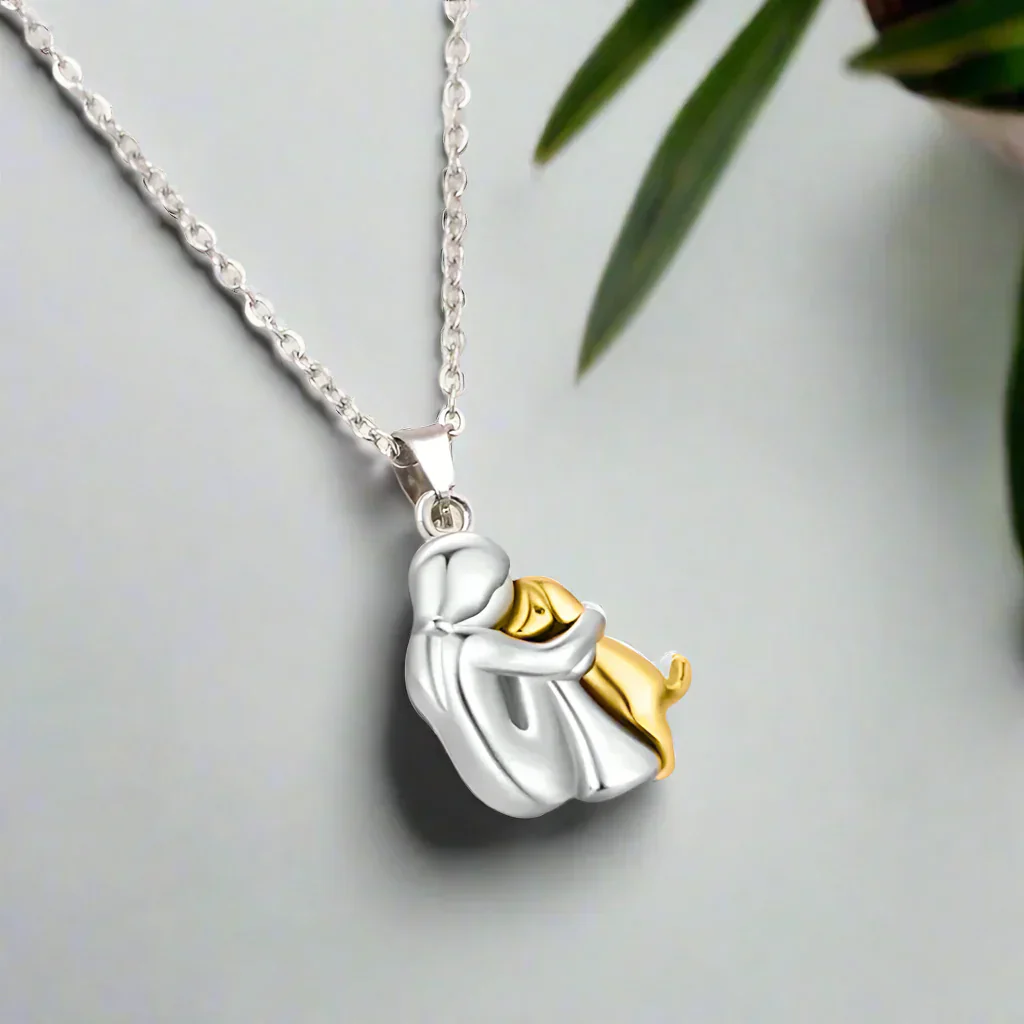 Hug Pendant Necklace - Image 3