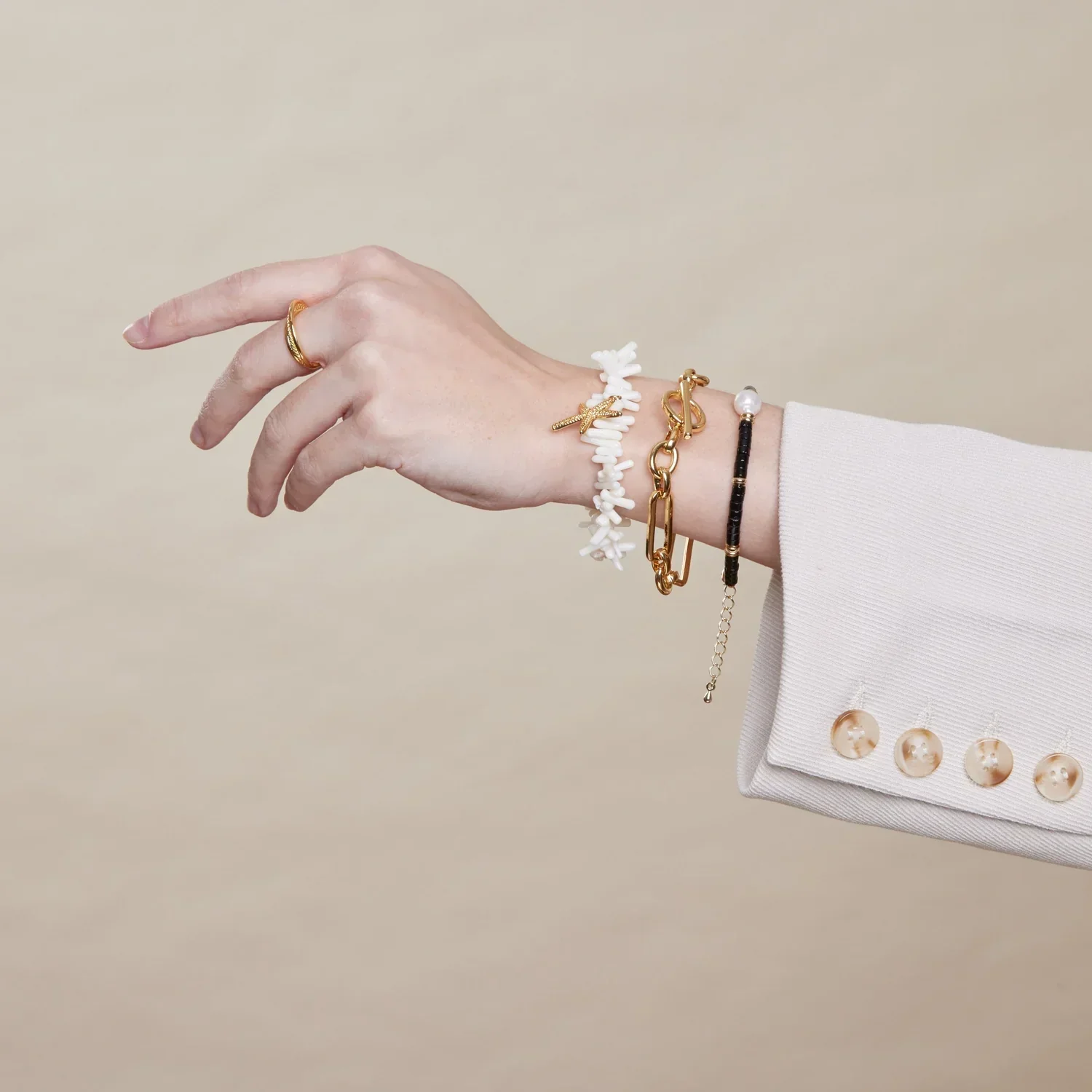 Link T-Bar Bracelet | Gold - Image 2