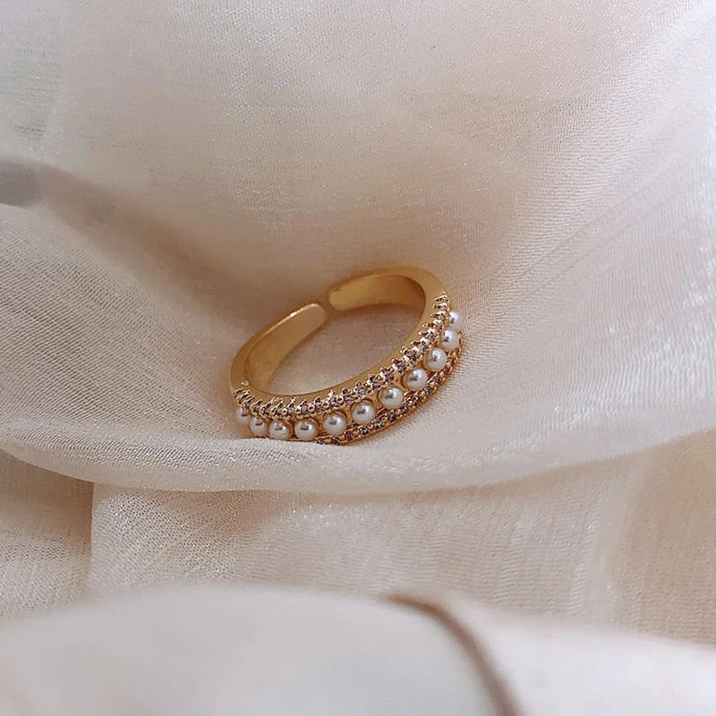 Luxury Gold and Pearl Ring - Image 3