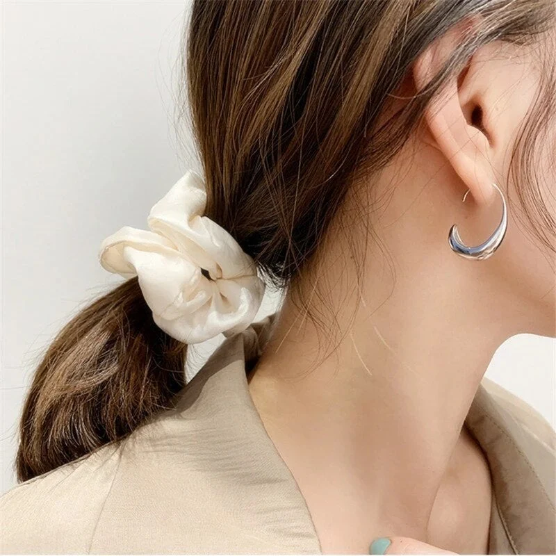 Luxury Gold Earrings - Image 3