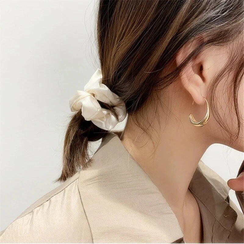 Luxury Gold Earrings - Image 4