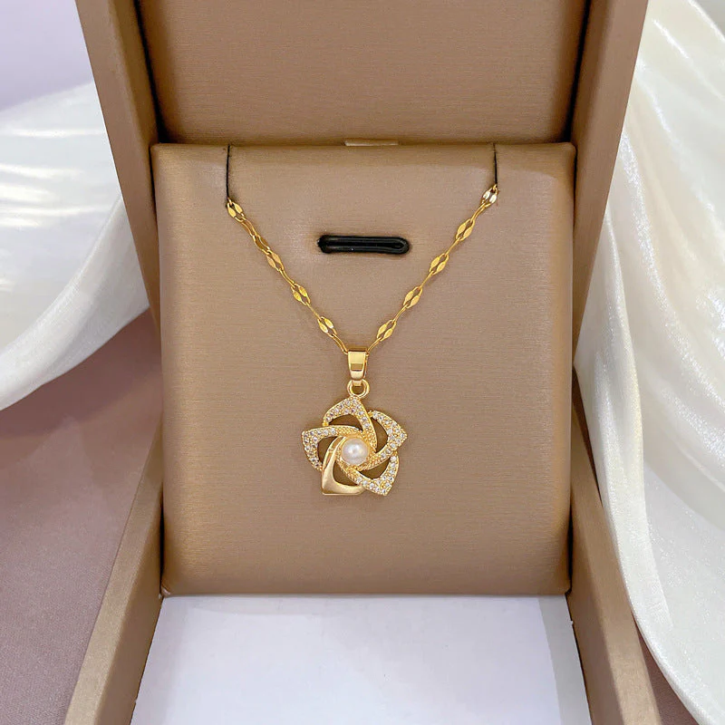 Orient Pearl Flower Necklace - Image 3