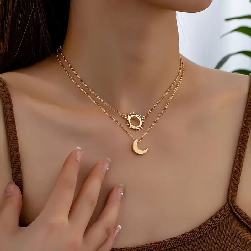 Set of 2 Sun and Moon Pendant Necklaces - Vintage and Minimalist Style - Image 2