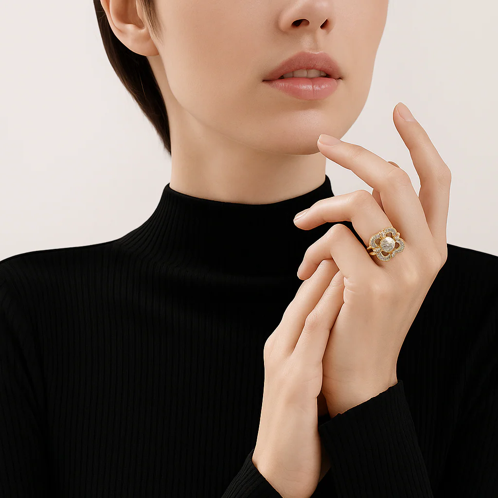 Vintage Gold Ring with Zirconia - Image 4