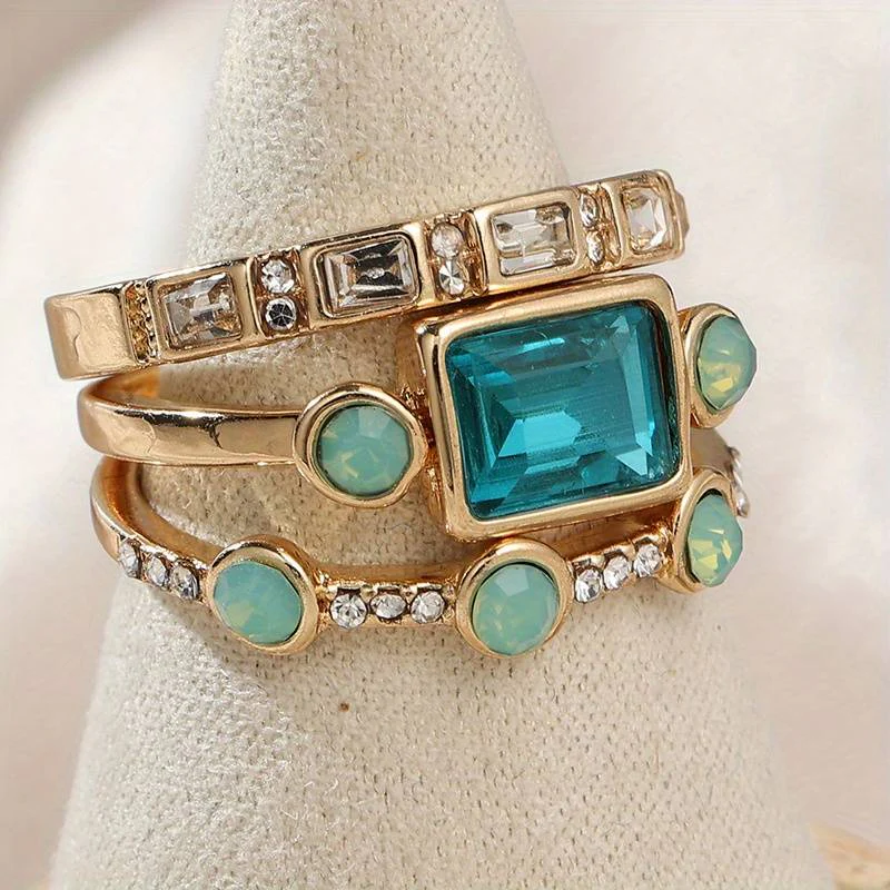 Vintage Silver Blue Crystal Ring - Image 2